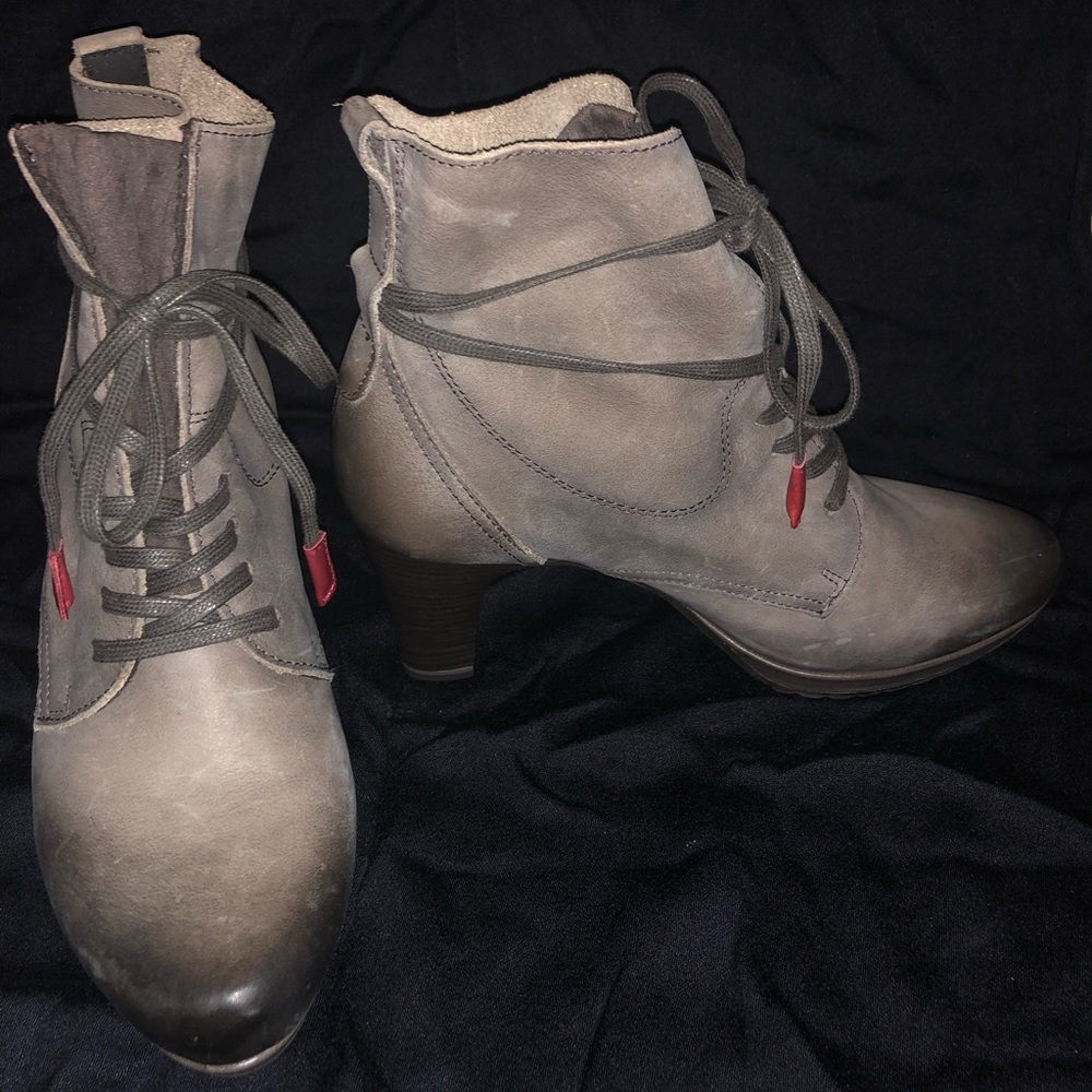 Leather ankle boots